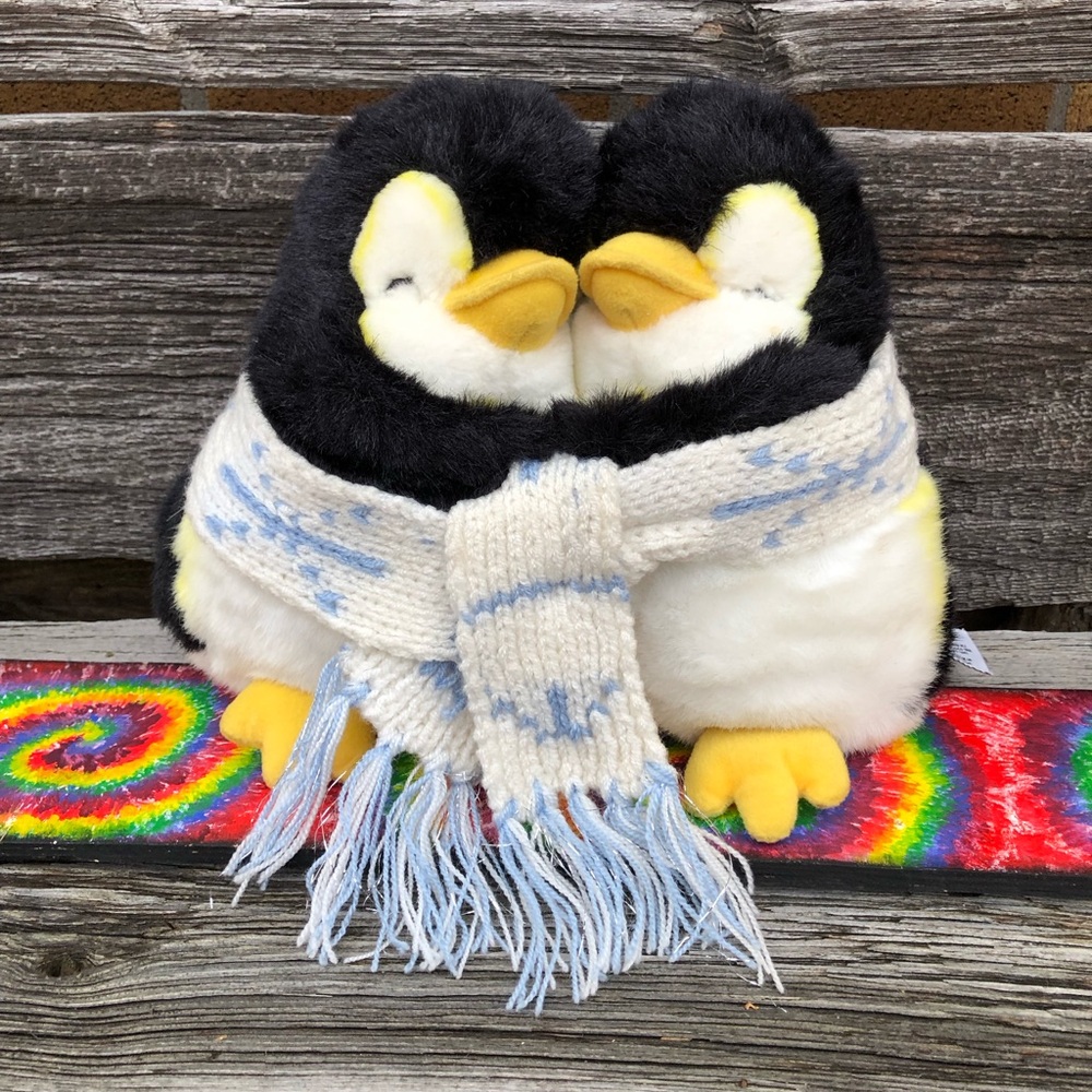💙Pair of Penguins stuffed animal Plush Winter decor Tux Russ Berrie plushie 🖤